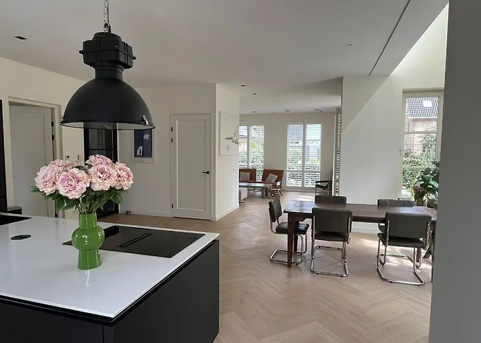 House With Garden In Amsterdam Vakantiehuis