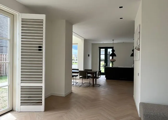 Vakantiehuis House With Garden In Amsterdam