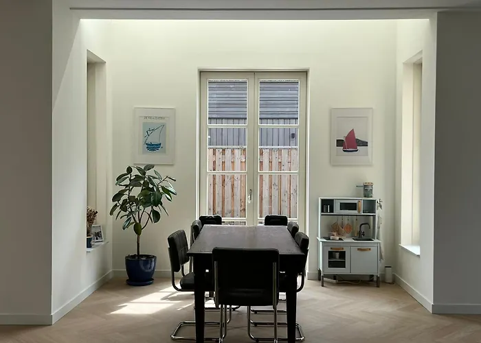 Vakantiehuis House With Garden In Amsterdam